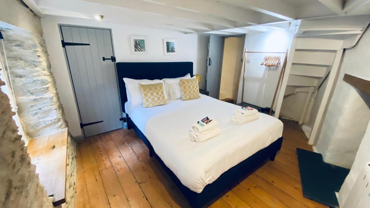 Spindrift Is A Beautiful Newly Refurbished Three Bedroom Private Family House Located On The Old Harbour And The Coastal Path In The Heart Of Beautiful Polperro Εξωτερικό φωτογραφία